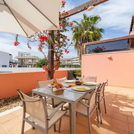 Sunlit Terraces And Pool In Vilamoura By Hostwise Vakantiehuis